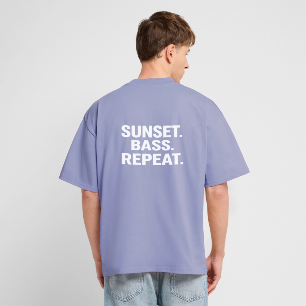 Oversized Unisex T-shirt - Sunset Bass Repeat - Violett
