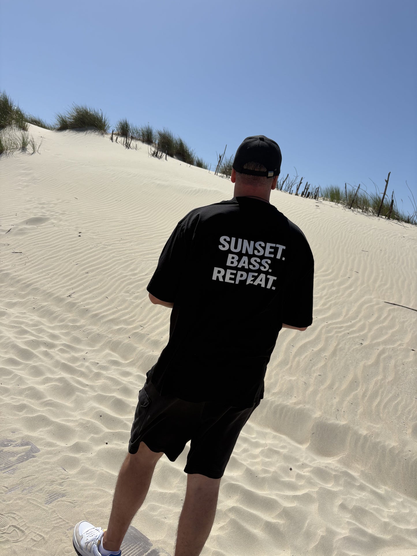 Oversized Unisex T-shirt - Sunset Bass Repeat