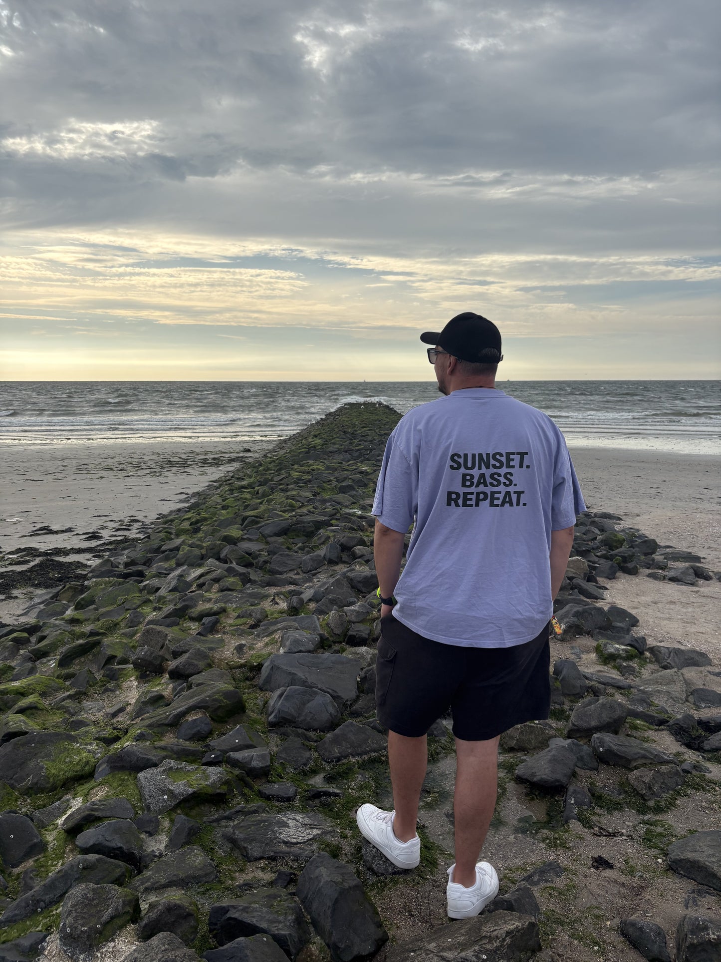 Oversized Unisex T-shirt - Sunset Bass Repeat